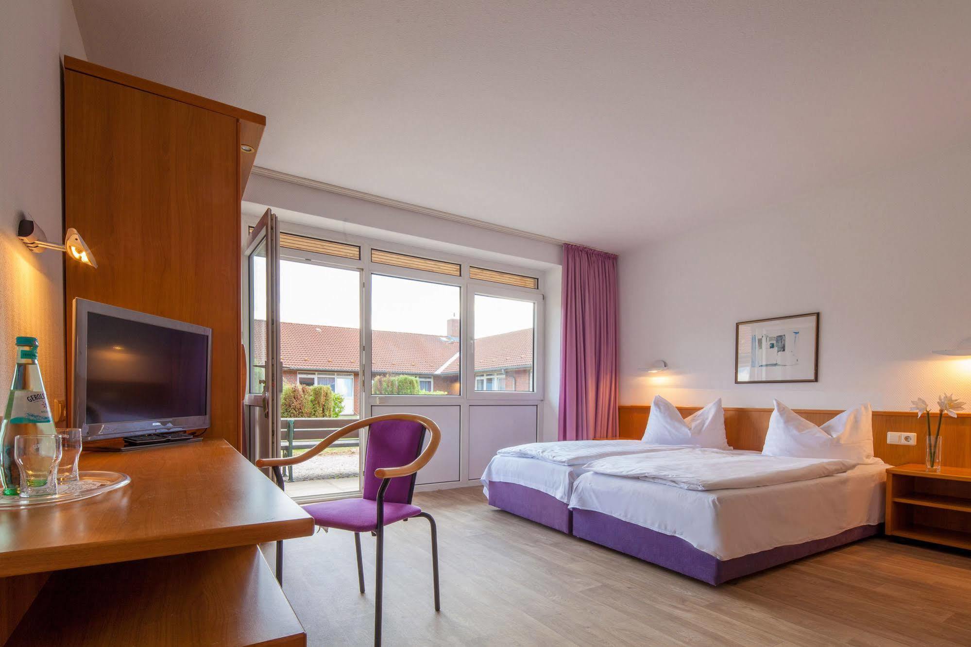 Motel Στράλσουντ Εξωτερικό φωτογραφία
