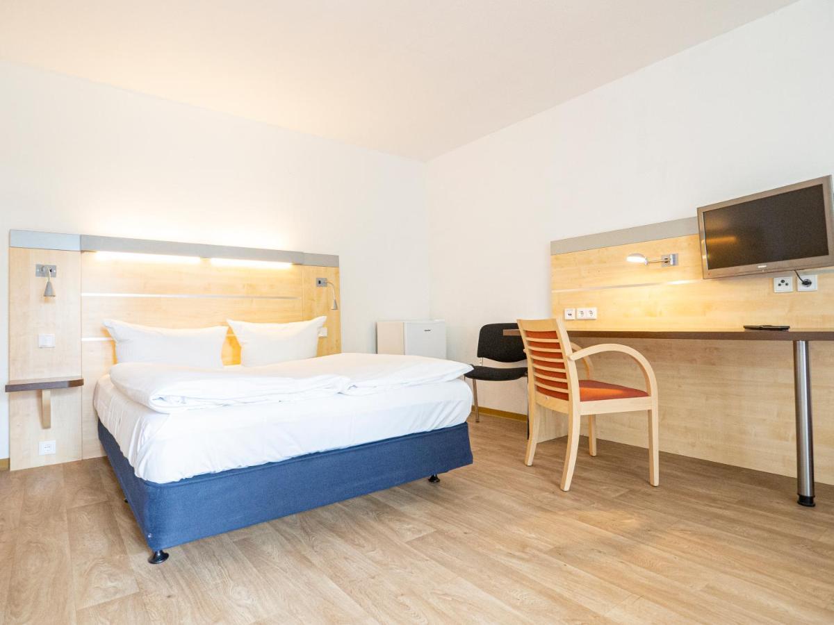 Motel Στράλσουντ Εξωτερικό φωτογραφία