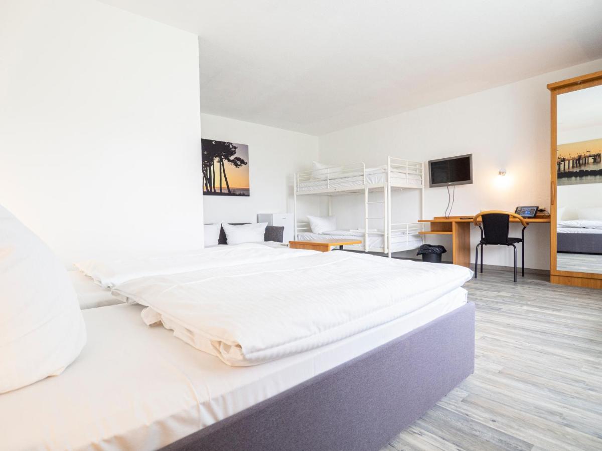 Motel Στράλσουντ Εξωτερικό φωτογραφία